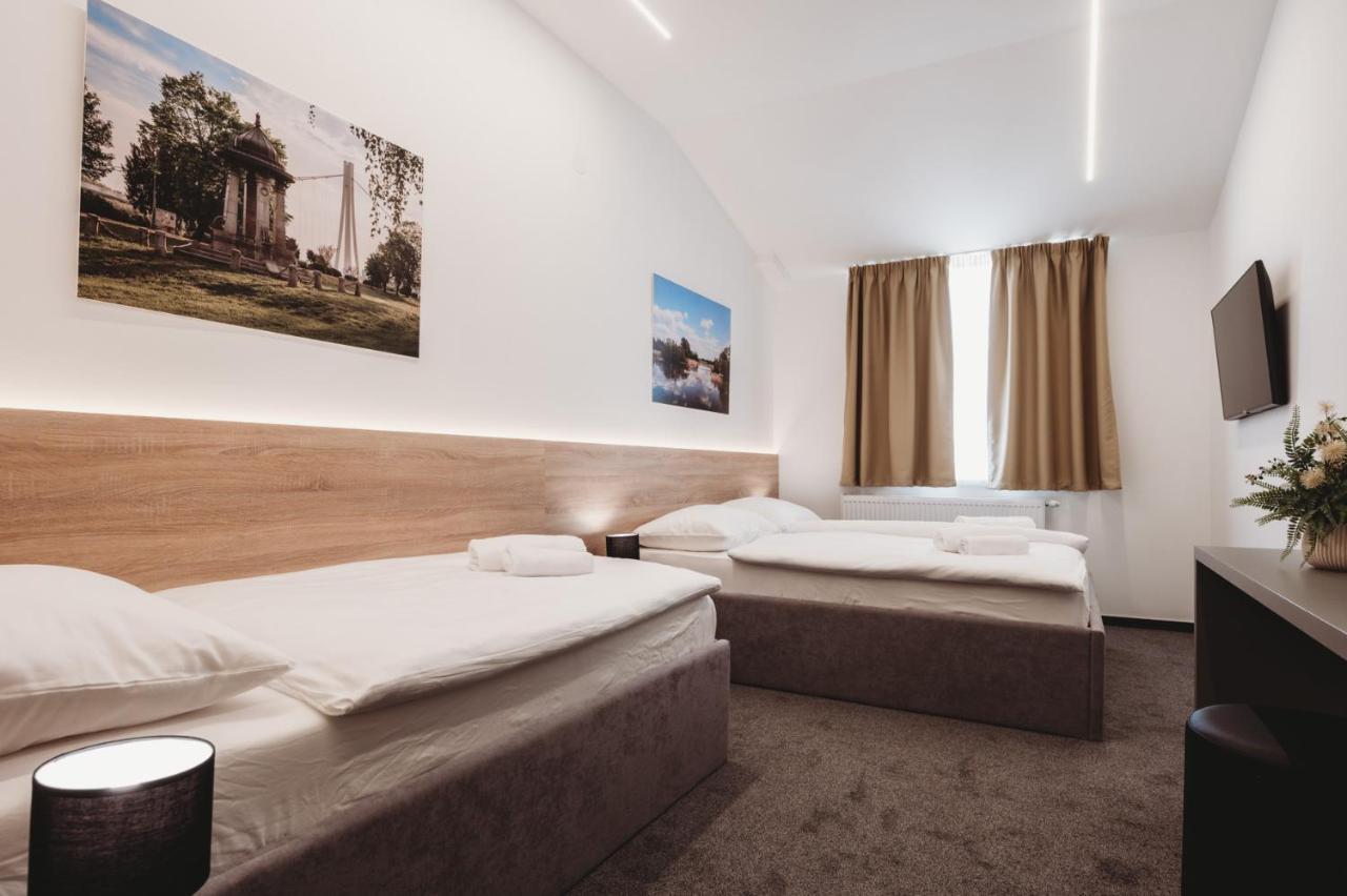Bells Osijek Hotel Exterior photo