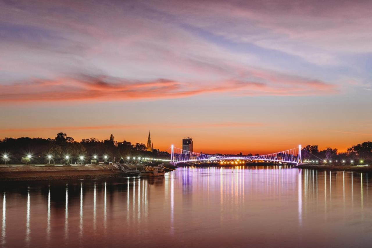 Bells Osijek Hotel Exterior photo